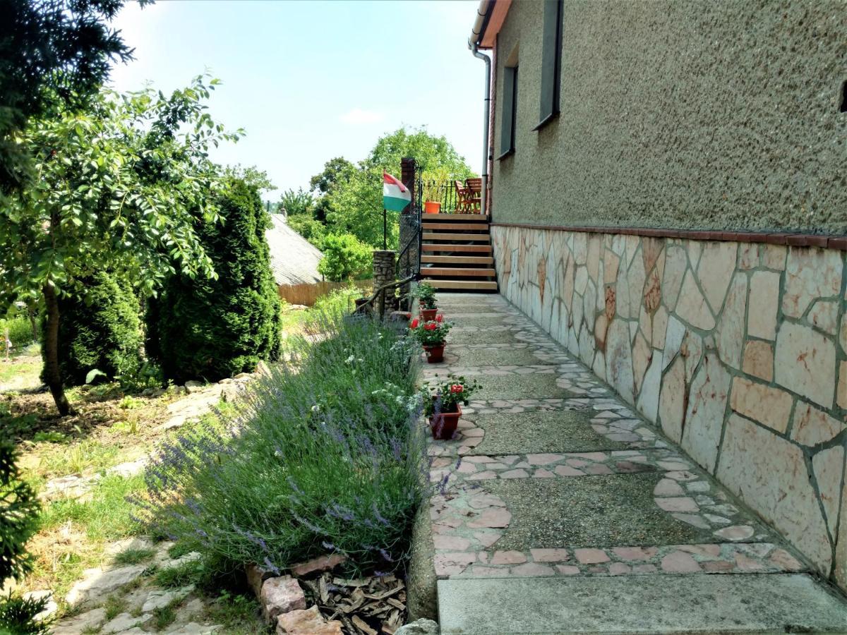 Panoráma Apartman Mór Exterior foto